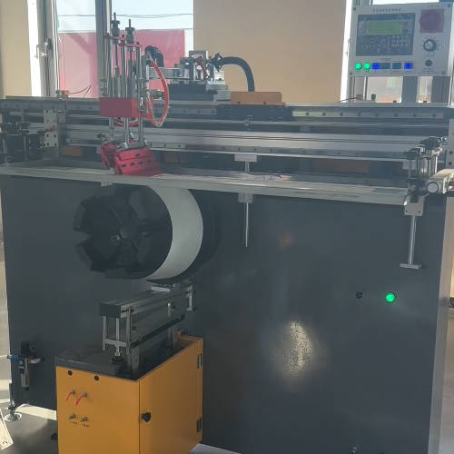 The all-new upgraded 4th generation: full-automatic printing machine for gallon pots and screen printing machine for blueberry buckets. Debugging has been completed for the flower pot boss, and another batch can be transported in one truck 🚗. Also available: full-automatic screen printing machine for gallon pots, and white-coating machine for blueberry buckets. #Kangrong Printing Machinery